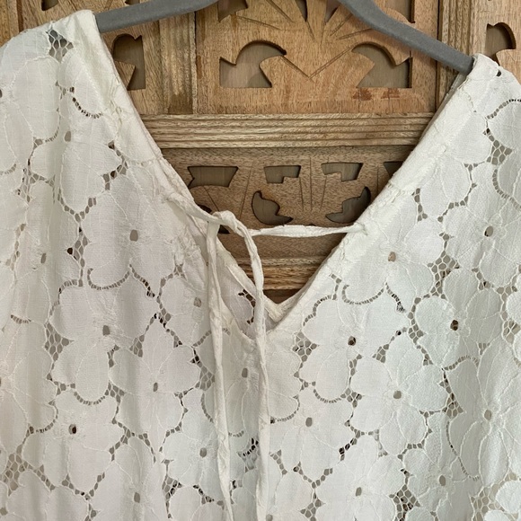 Fun summer dress. Beach cover up, or over shorts and a sexy lace top. - Picture 5 of 6